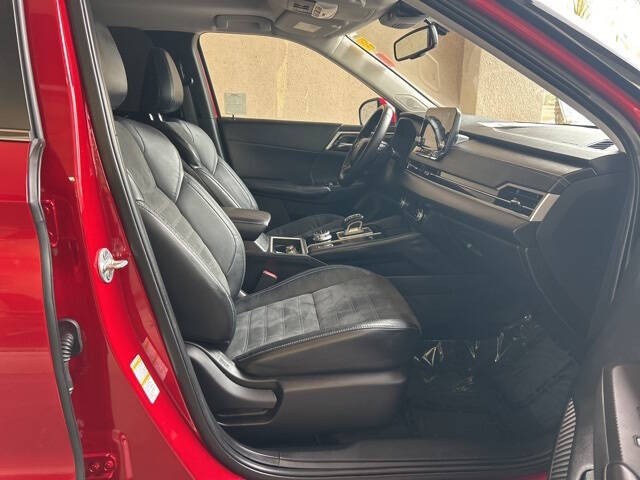 2023 Mitsubishi Outlander PHEV SE