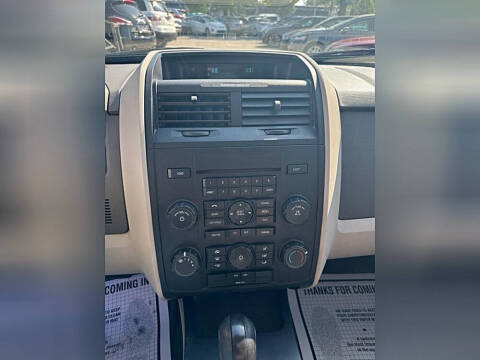 2011 Ford Escape XLS