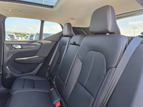 2026 Volvo XC40 B5 Core