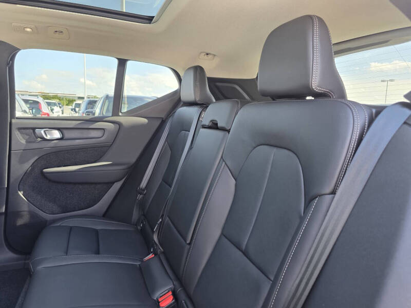 2026 Volvo XC40 B5 Core