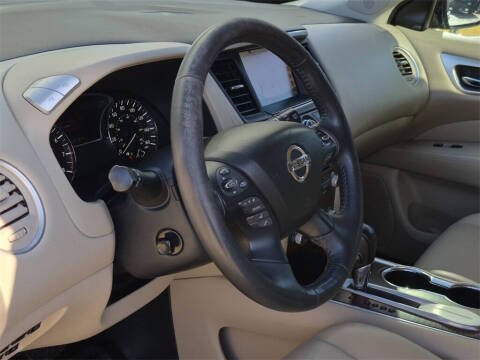 2017 Nissan Pathfinder Platinum