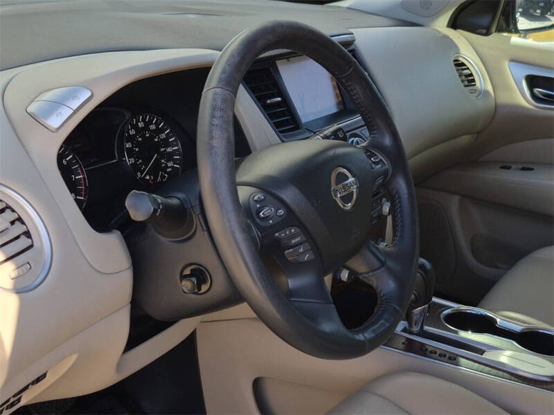 2017 Nissan Pathfinder Platinum