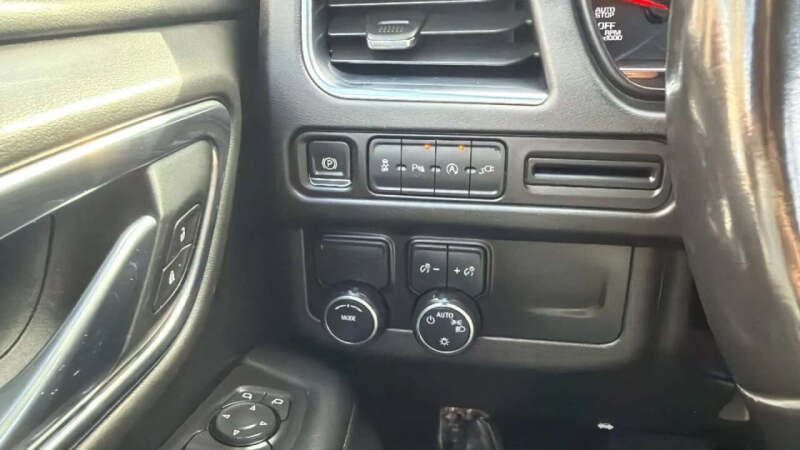 2021 Chevrolet Suburban LT