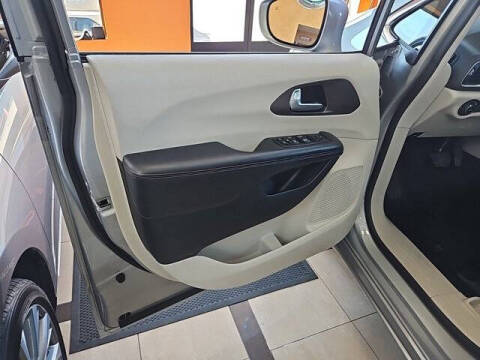 2017 Chrysler Pacifica Touring Plus