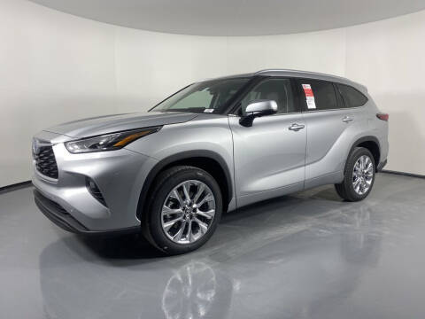 2023 Toyota Highlander Hybrid for sale at PHIL SMITH AUTOMOTIVE GROUP - Toyota Kia of Vero Beach in Vero Beach FL