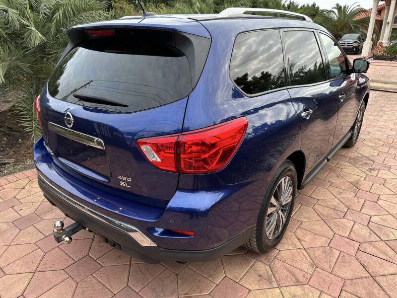 2017 Nissan Pathfinder SV