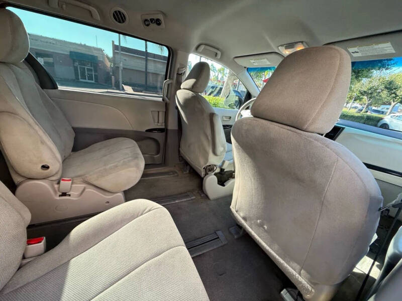 2014 Toyota Sienna L 7-Passenger