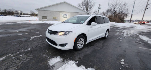 2020 Chrysler Pacifica for sale at URIEL's AUTOMOTIVE LLC in Middletown, OH