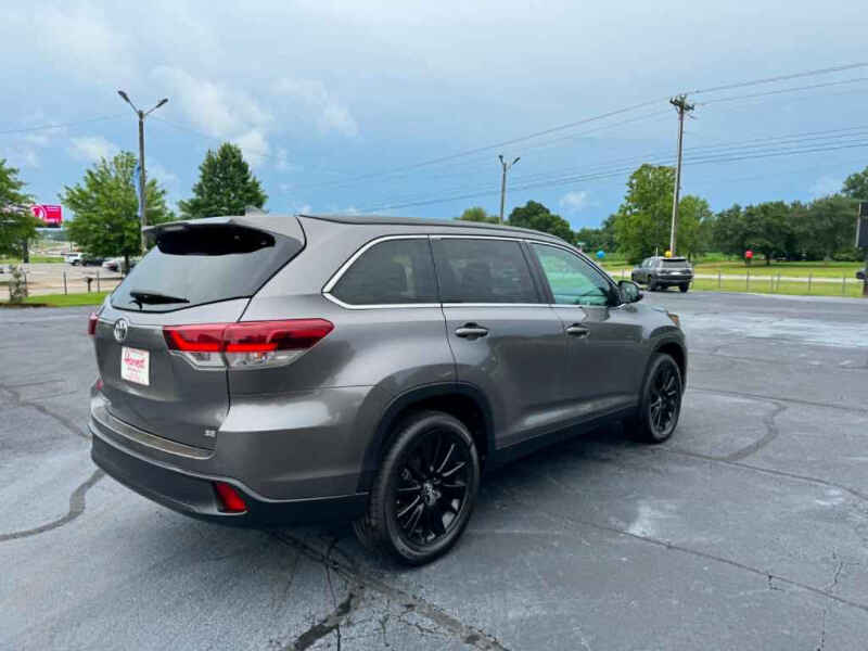 2019 Toyota Highlander SE