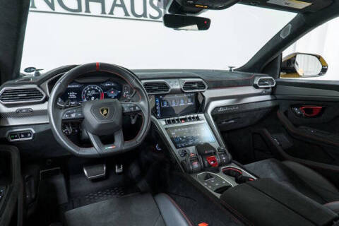 2023 Lamborghini Urus Performante