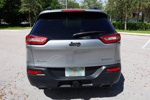 2016 Jeep Cherokee Sport