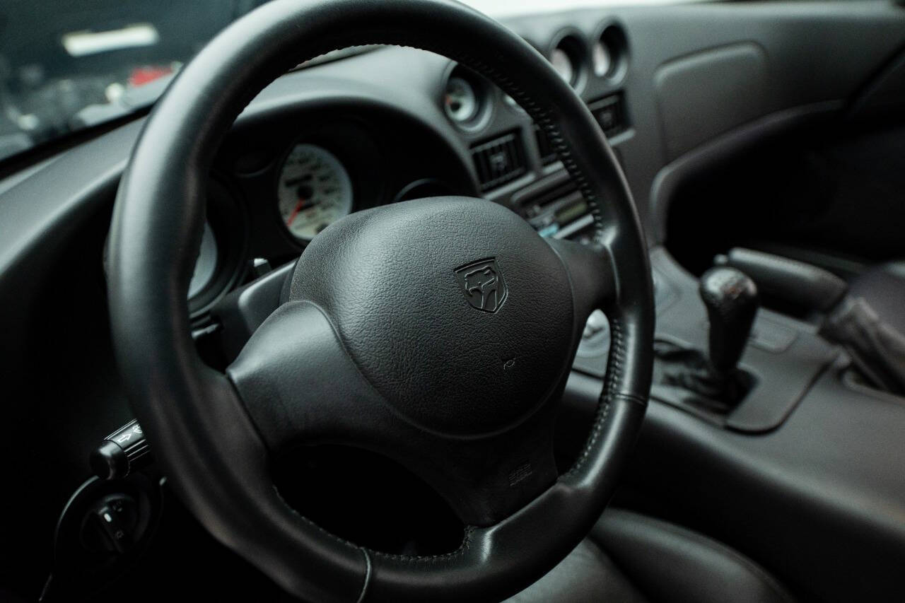 1997 Dodge Viper 83
