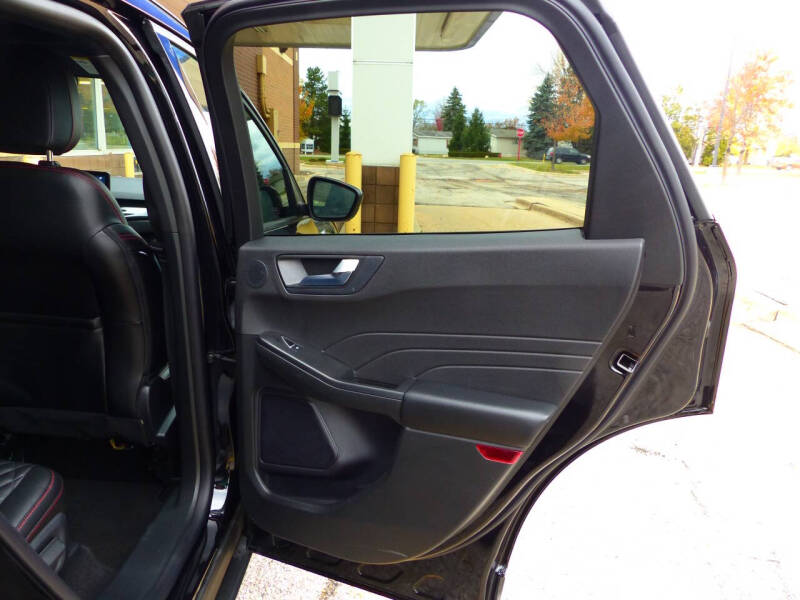 2024 Ford Escape ST-Line Elite