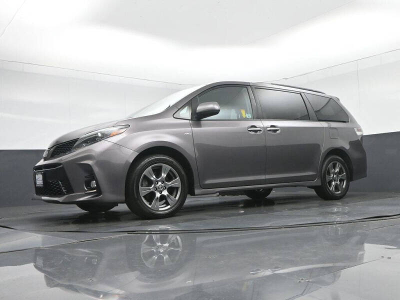 2020 Toyota Sienna SE Premium 7-Passenger