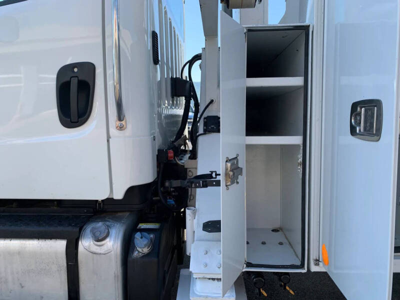 2014 Freightliner M2 106