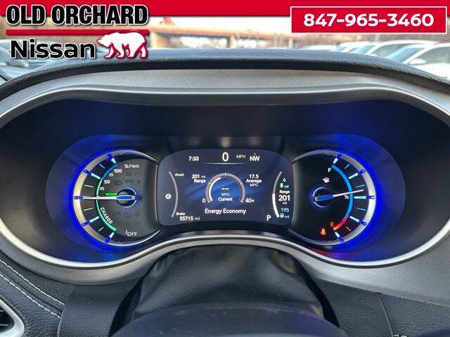 2024 Chrysler Pacifica Plug-In Hybrid Select
