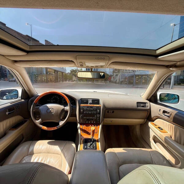 1999 Lexus LS 400