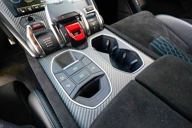 2023 Lamborghini Urus Performante