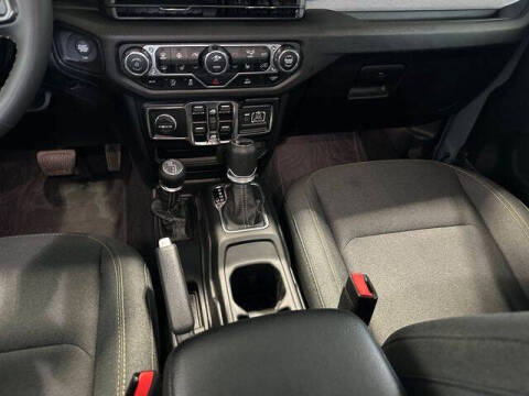 2024 Jeep Gladiator Sport S