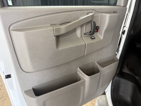 2022 Chevrolet Express 2500