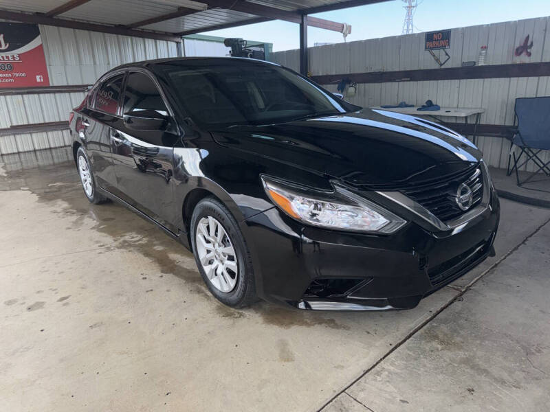 Nissan Altima's photo