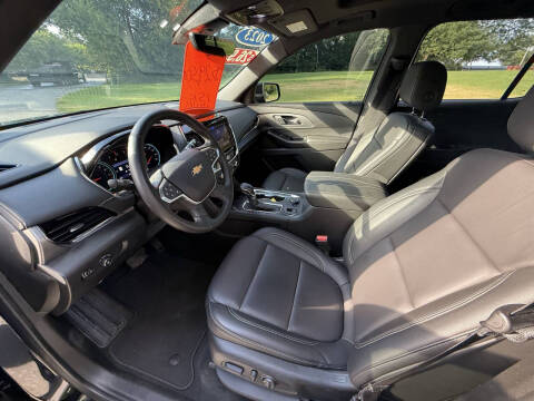 2023 Chevrolet Traverse LT Leather