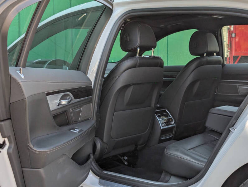 2018 BMW 7 Series 740i