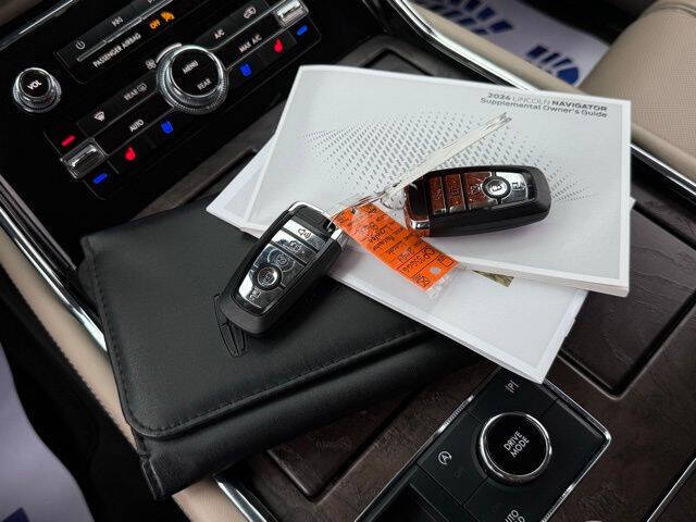 2024 Lincoln Navigator Premiere