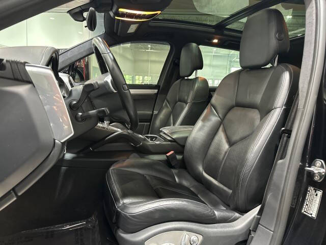 2014 Porsche Cayenne GTS