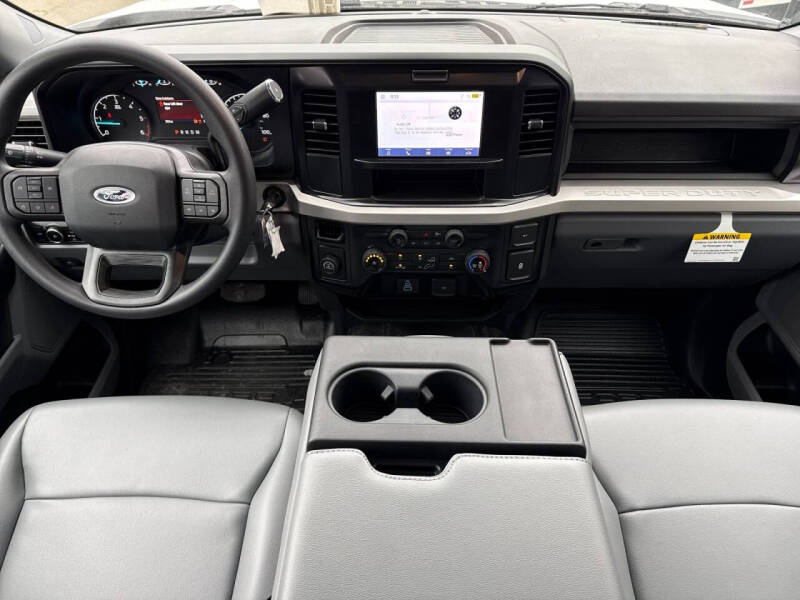2025 Ford F-350 Super Duty XL