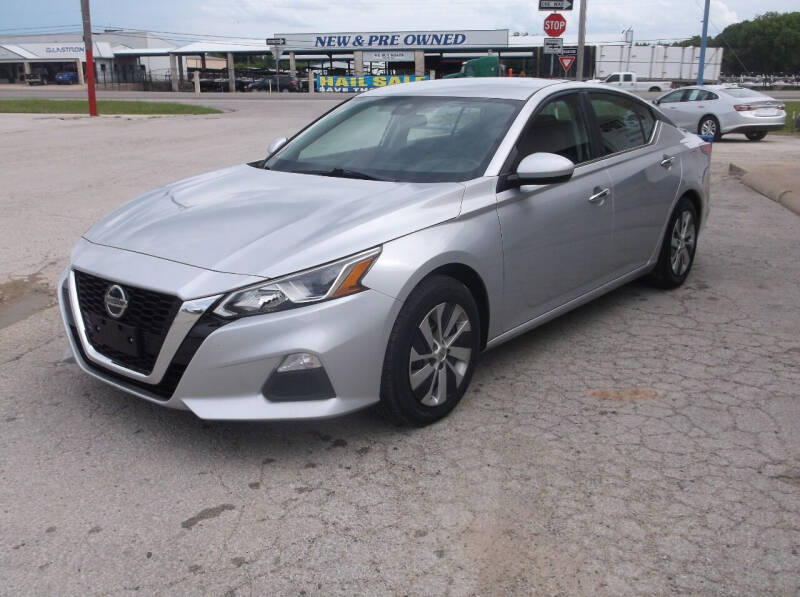 2021 Nissan Altima for sale at AUTO TOPIC in Gainesville TX