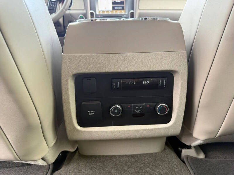 2017 Lincoln Navigator Select