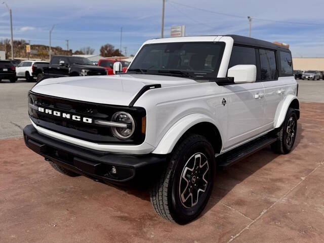 2024 Ford Bronco 4-Door Outer Banks's photo