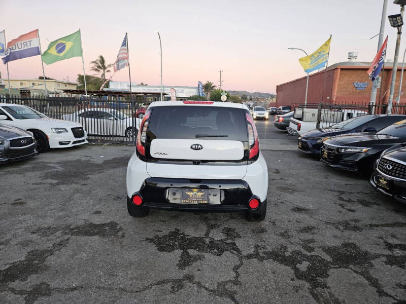 2016 Kia Soul +