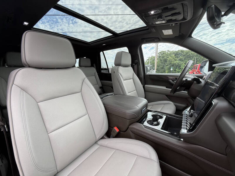 2025 GMC Yukon Elevation
