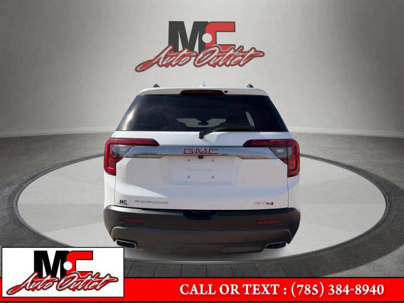 2023 GMC Acadia AT4