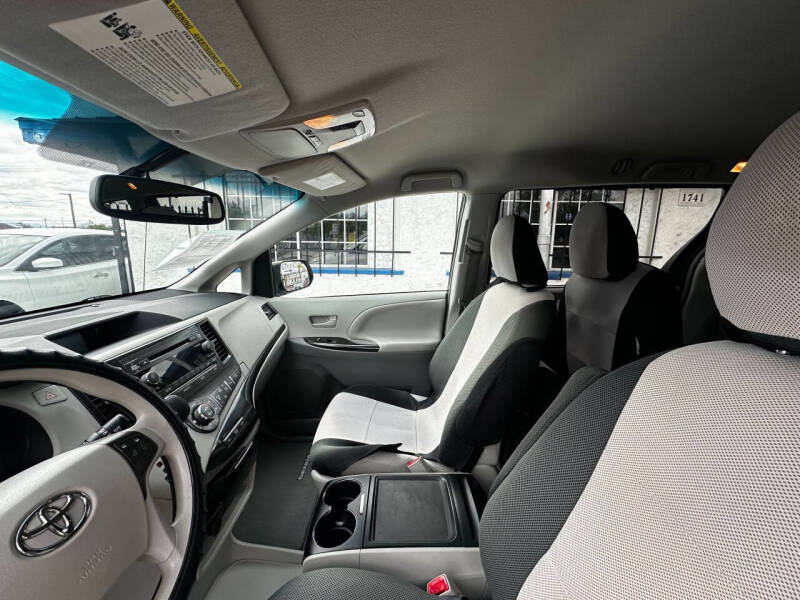 2013 Toyota Sienna