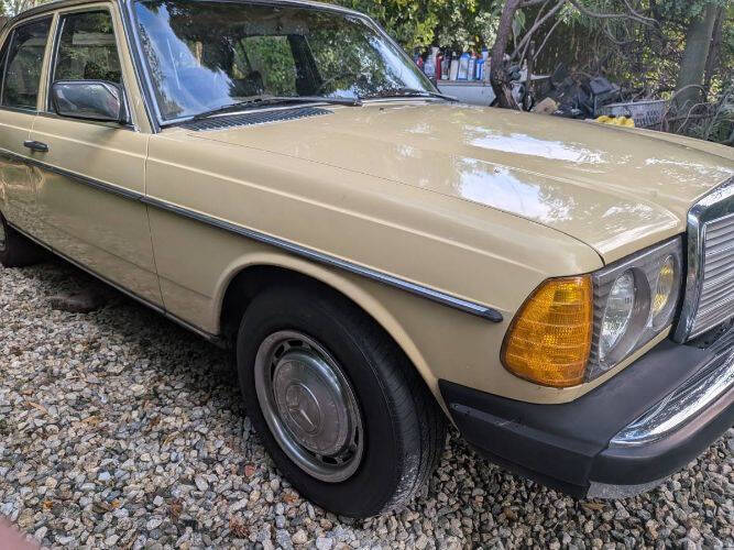 1977 Mercedes-Benz 300-Class