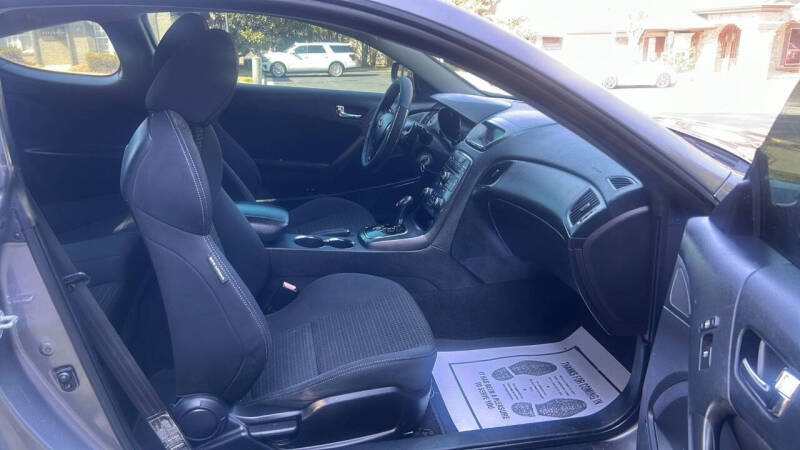 2011 Hyundai Genesis Coupe 2.0T