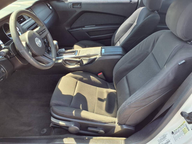 2012 Ford Mustang V6