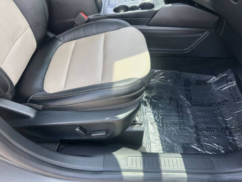 2022 Ford Escape Titanium