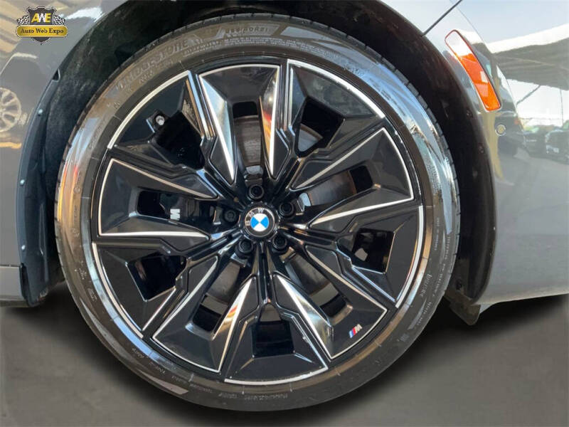 2023 BMW 7 Series 740i