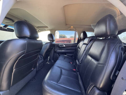 2013 Nissan Pathfinder Platinum
