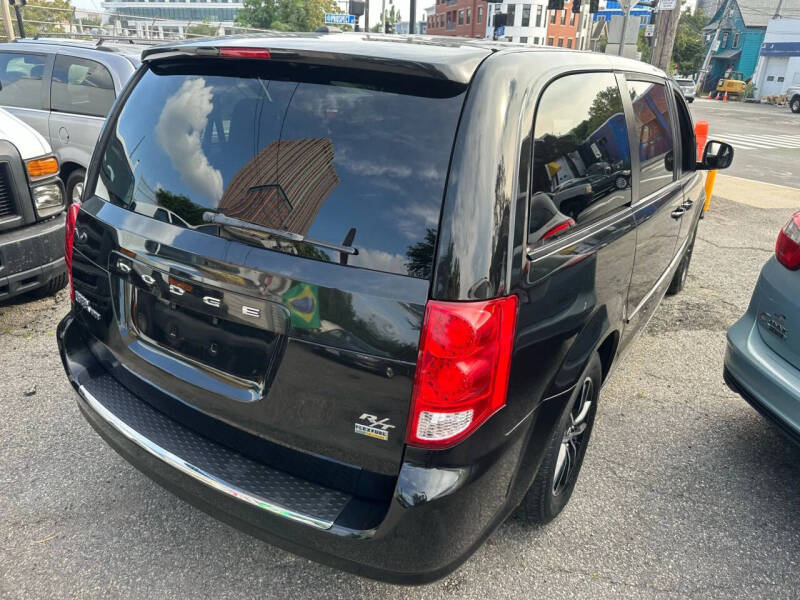 2016 Dodge Grand Caravan R/T