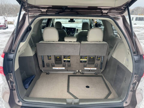 2018 Toyota Sienna LE Mobility 7-Passenger