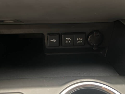 2020 Toyota Highlander LE