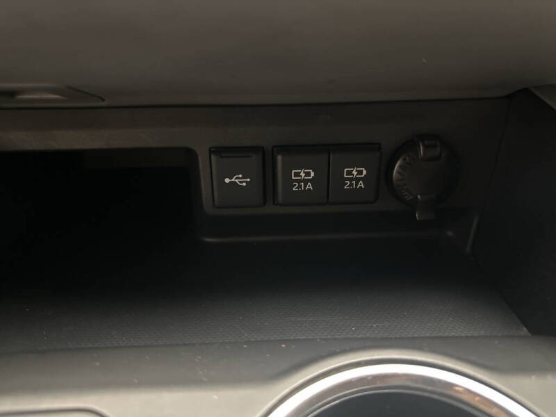 2020 Toyota Highlander LE