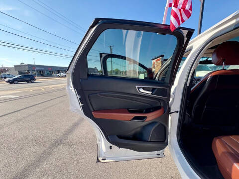 2017 Ford Edge Titanium