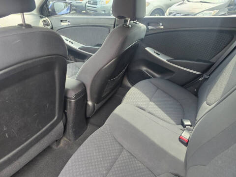 2012 Hyundai Accent SE