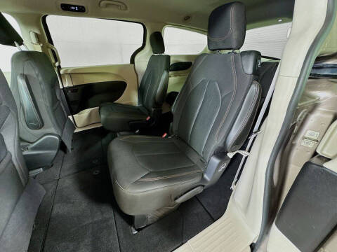 2017 Chrysler Pacifica LX